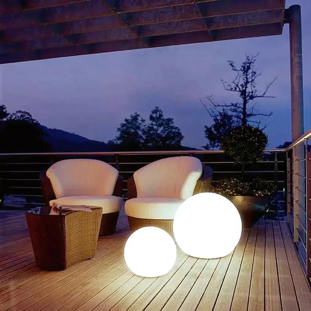 GlowGlobe – Lampada Globo LED Ricaricabile e Impermeabile con Cambio Colore