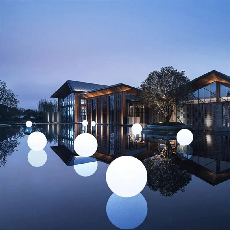 GlowGlobe – Lampada Globo LED Ricaricabile e Impermeabile con Cambio Colore